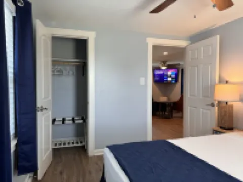 Comfy Coastal Cottage Three