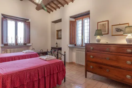 Exclusive Farmhouse with Pool in Large Green Park - 4/9 Guests