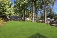 Lake Front Retreat at Cain Lake