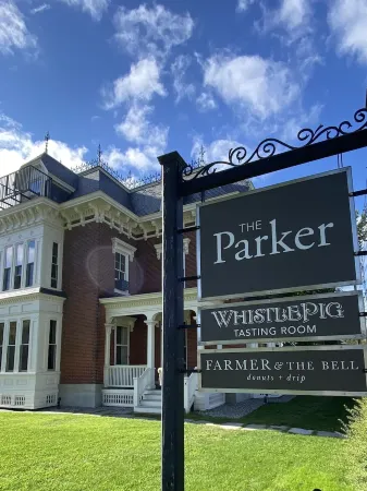 Beautifully renovated with fireplace and coffee bar