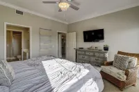 Unit 405- Same Floor as Rooftop Pool, SeaCrest Pool Use, Next to Coligny Plaza.
