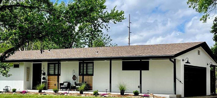 For Larger Groups, Just a Block Away from the Ncaa Super Regional Games. Hotele w: Lawrence