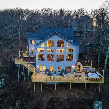 Designer Home w/ Incredible Views, Sleeps 16