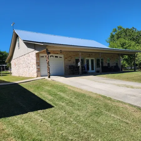 #4-Lake Front Fishing Shack