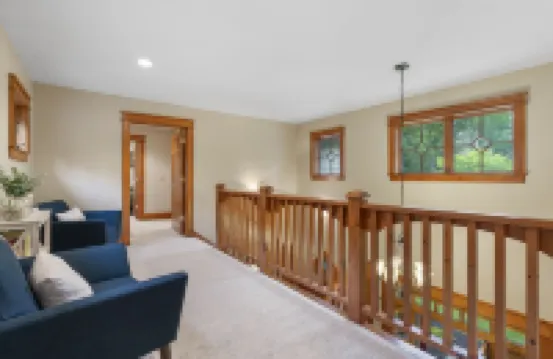 The Bolton House - 5 BR 3.5 BA Home with Hot Tub