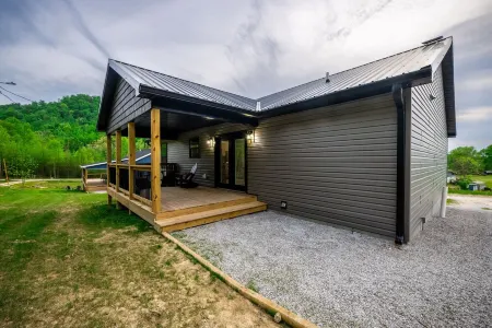 Red River Gorge, High Speed Wi-Fi, KY Dragway, Hollerwood Stay