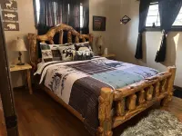 Dragons Lair - motorcycle friendly, all paved roads, lockable garage, no incline