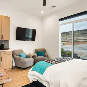 Great Value! Comfy Classy Casita! Kitchen & W/D