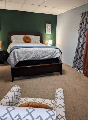 Hidden Gem in Sharpsburg Hotels near Highland Park Super Playground