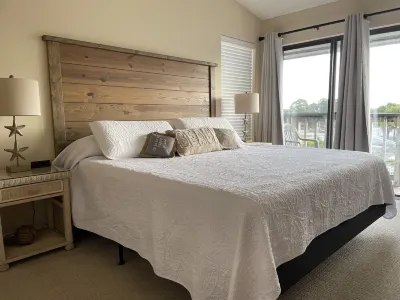Fall Discounts! Dream on@Ocean Mile #J2 Beach & Bay Views Walk to #1 Beach in US Hotels near Saint George Island State Park