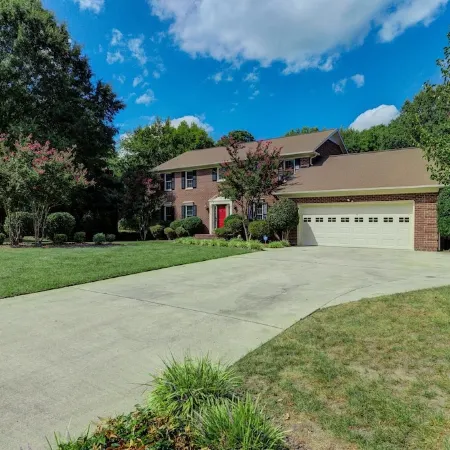 Private & Spacious 4Br w/ Heated Pool, Hot Tub & Fire Pit · Near Hpu & Market