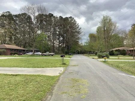 Bee Home.. Отели в г. Флойд