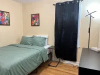 Cozy Pet Friendly Home w/ Private Yard & King Bed - Near Wauwatosa Hotels near Foot Locker