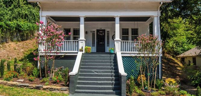 Charming 3-Bedroom Home in historic Harpers Ferry: Pet Friendly! Hotels in Jefferson County