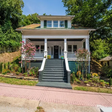 Charming 3-Bedroom Home in historic Harpers Ferry: Pet Friendly!