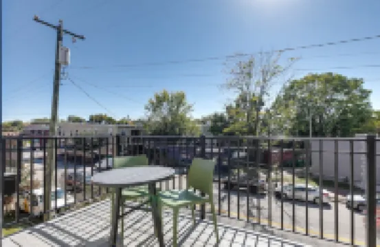 Super Walkable 2-bedroom w/ 5-Star Finishes!