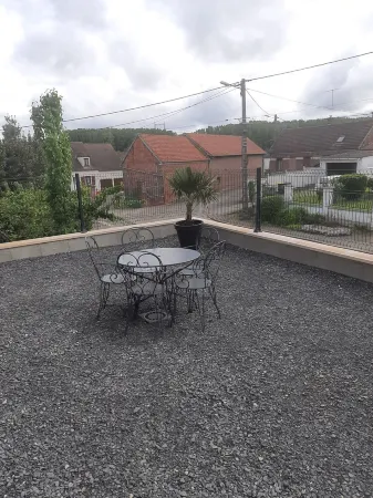 Grange Entièrement Rénovée Dans un Endroit Calme et Paisible à la Campagne