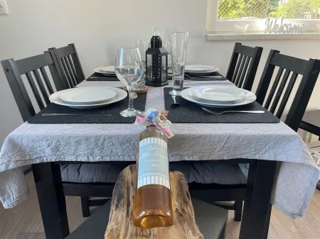 Ferienhaus Seekoje am Neustädter See Отели в г. Нойштадт-Глеве