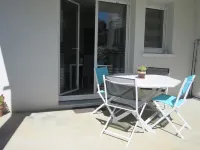 Lovely T2 ground-floor apartment with all comforts. Design, secure-pool- private parking. Hotel a Cambo-les-Bains