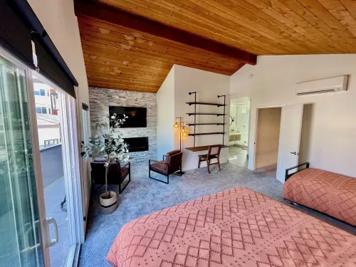 Naples Island rooftop deck/bbq AC & 2 car garage