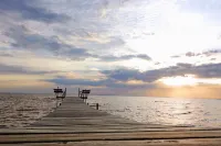 3BR Cabin on the Lake with Beach and Boat Dock in Protected Channel