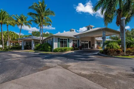 Beach Vibe Condo Resort / Pool+Golf, Near Beaches!