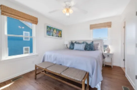 Oceanfront w/Hot Tub and Rooftop Deck - Panoramic Views!