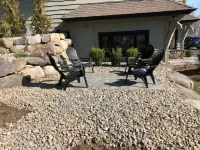 Lake view , Cozy One Bedroom! Walk to Beach and Town!