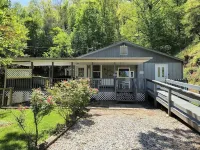 5 Miles into Town & 18Miles to Cherokee Casino.  1 Night Stay Welcomed.