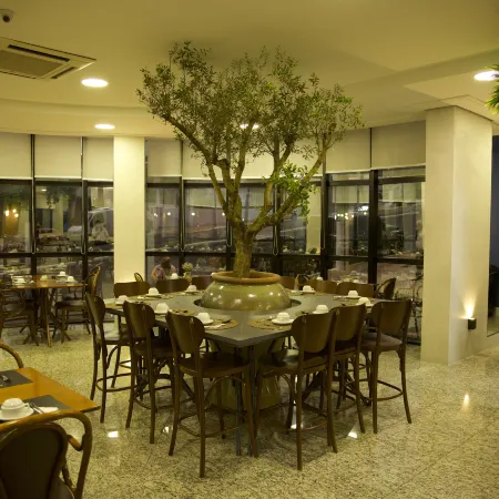 Mogano Premium Hotel - Eletroposto