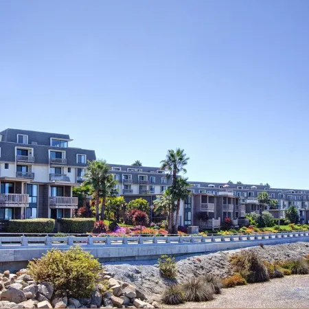 North Coast Village Newly Remodeled Steps to Beach