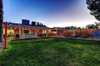 Scottsdalestays 8Br Private Million+ Home in Best Location-Pool-Hot Tub-Theater.
