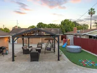 Coastal Home Near UCSB & Airport + Hot Tub, King Beds, Fast Wifi, Sleeps 6 Hotels in Goleta