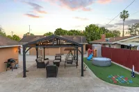 Coastal Home Near UCSB & Airport + Hot Tub, King Beds, Fast Wifi, Sleeps 6