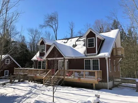 CATSKILLS Modern Cabin Brookside