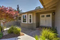 Home near Sonoma with pool & hot tub