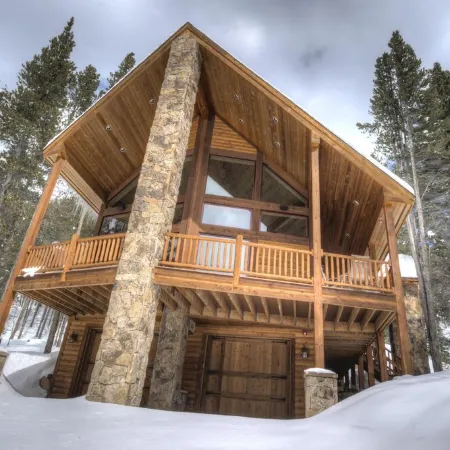 Luxury Cabin - views, location, perfect for families, 4 miles from Breckenridge