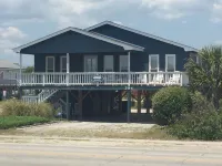 FUN BEACH GETAWAY!  Beach Access Across the Street / Fully Equipped Kitchen