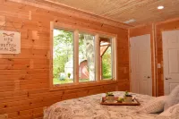 Tippy Cottage on the Lake
