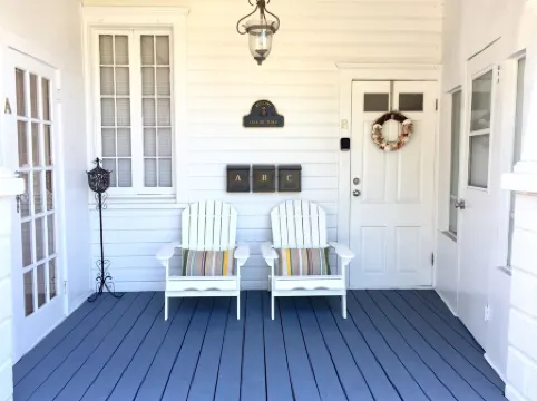 Casa de Flora B- Relaxed Elegance in historic St Augustine 🚭