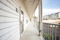 Osage Oasis-LAKE VIEW, FREE BOAT SLIP - Lake of the Ozarks easy living