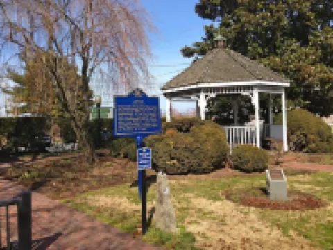 Spacious, Well-Kept, Clean Home an Easy Walk/Bike to Town and Beach. Hoteles en Lewes