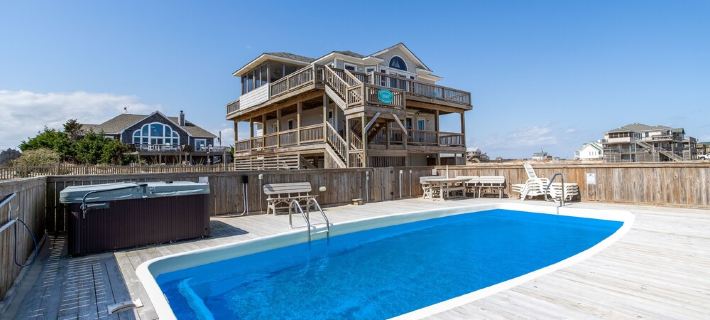 Lightly Salted OBX, Beach front Luxury, Wild Horses, Pool, Hot Tub, 4x4 Beach Hotels in Currituck County
