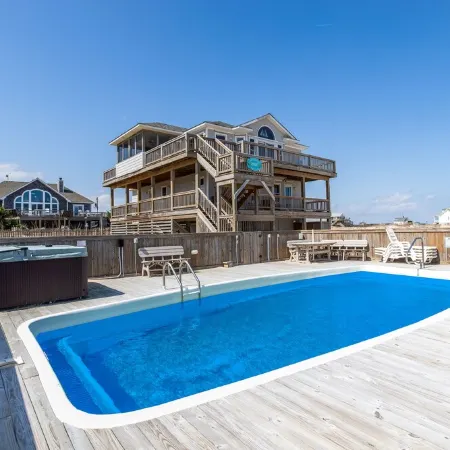 Lightly Salted OBX, Beach front Luxury, Wild Horses, Pool, Hot Tub, 4x4 Beach