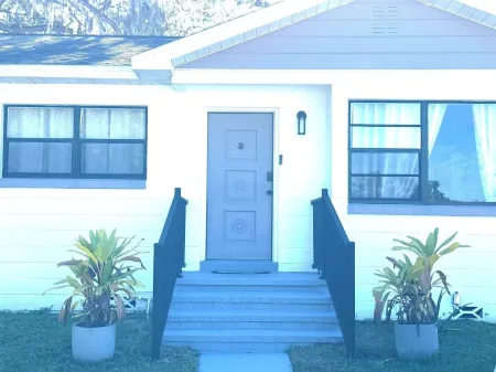 Tranquil 3-bedroom house in Sanford with AC, WiFi