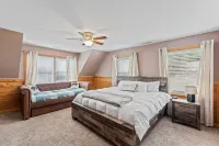 AMAZING VIEWS! Hiking/Shenandoah ParkAccess/62 Private ACRES-4 Bedroom Suites