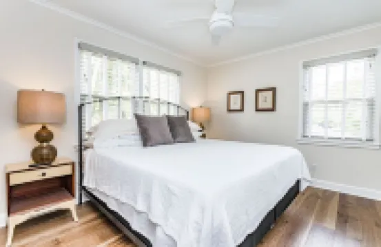 Comfortable and Quiet Condo near the Village and NC State