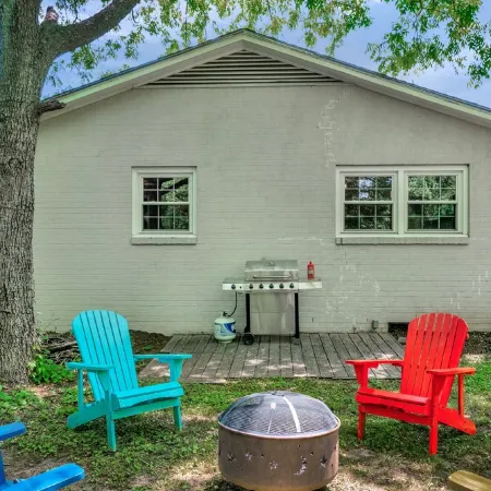 Bright & Cheery Bungalow - Mins to Downtwn Fort Mill