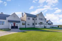 Condo in Legends Golf Course Resort  with a great Pub Next Door to the Unit