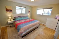 Early Bird Discount - Ski House with Workspace + Views!